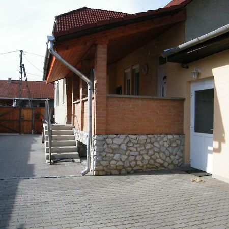 Pal Utcai Apartman Miskolc Luaran gambar